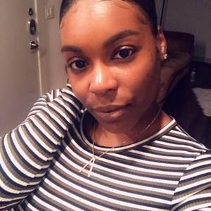 Meet your Posher, Adria